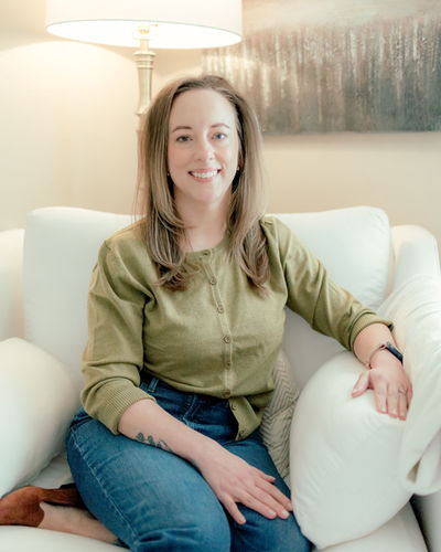 Portrait of Ashley Warren, counselor in Katy